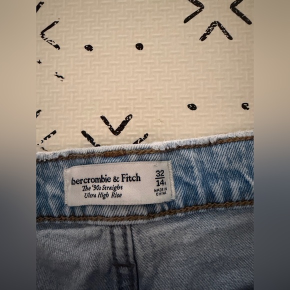 Abercrombie &‎ Fitch Ultra High Rise 90s Straight Jean 32/14R - Picture 6 of 8